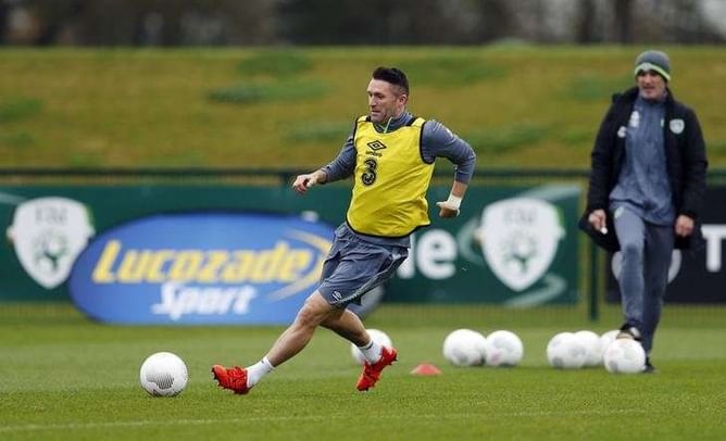 Ireland captain Keane out for up to six weeks