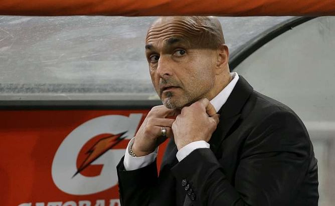Spalletti puts emotion aside as Roma delay Totti decision