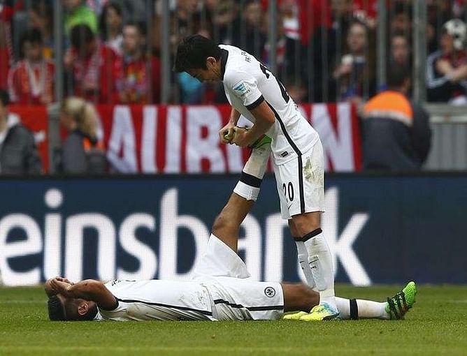 Sublime Ribery volley keeps Bayern on title course