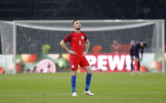 Injury hits England midfielder Henderson's Euro 2016 hopes