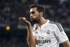 Arbeloa and Pique reignite feud as La Liga title race heats up