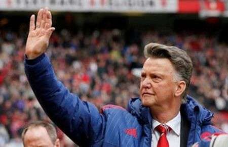 No rotation for United as Van Gaal targets top four