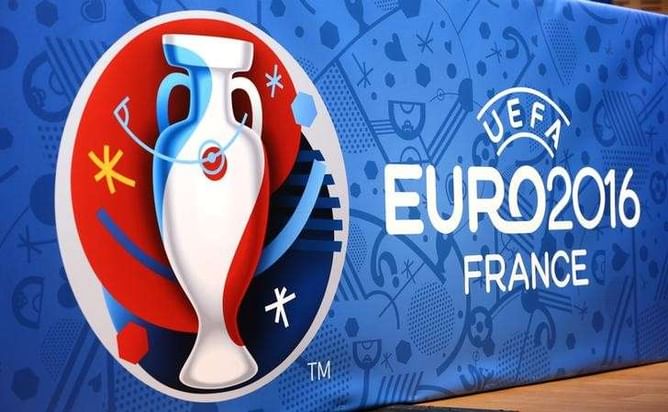 Referees on Euro 2016 penalty area clean-up mission