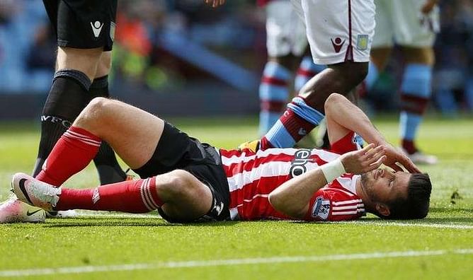 In-form Saint Long gives hapless Villa short shrift