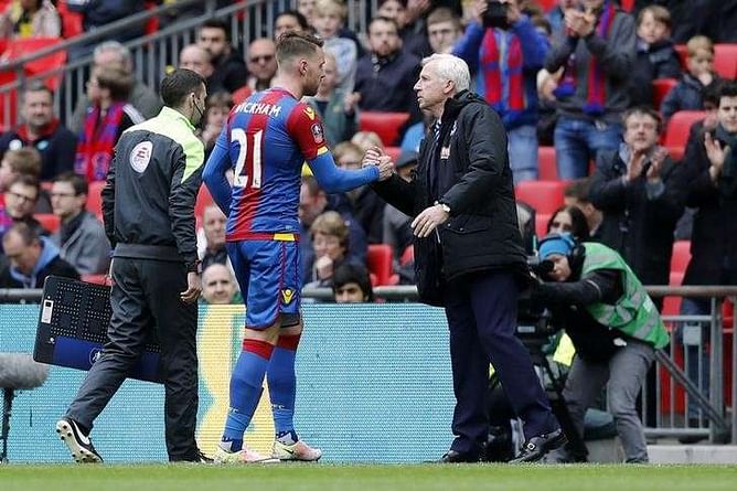 Palace beat Watford to book FA Cup final with Man Utd