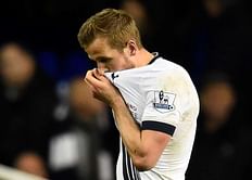 Spurs blow chance to keep pressure on Leicester