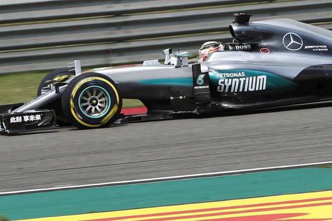 Russian GP: Lewis Hamilton looks to break Nico Rosberg streak