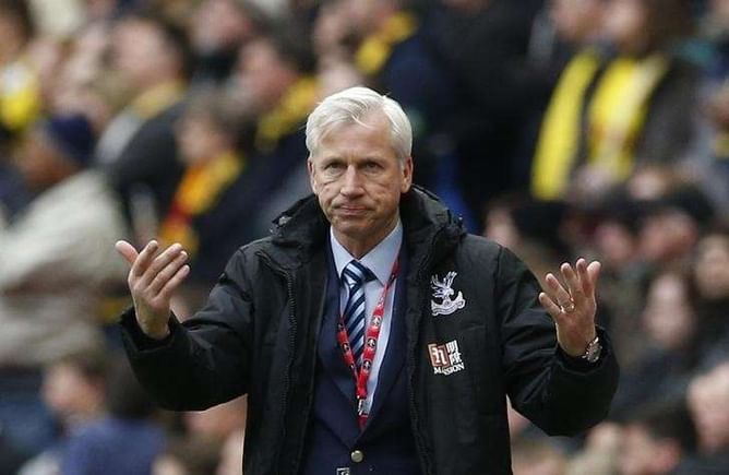 Pardew hopes warning from England rugby's Jones can inspire Palace