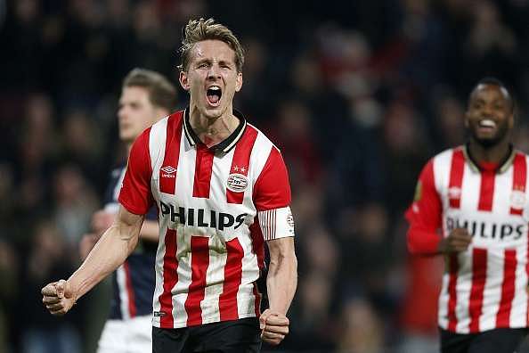 Dutch Eredivisie Round-up: Luuk de Jong brace lifts PSV to the top, Vincent Janssen scores four for AZ Alkmaar