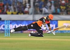IPL 2016: Sunil Gavaskar feels Shikhar Dhawan is under pressure to perform