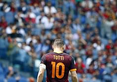 Totti plays 600th league game as Roma go second