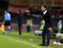 Milito and Pellegrino play musical chairs in Argentina