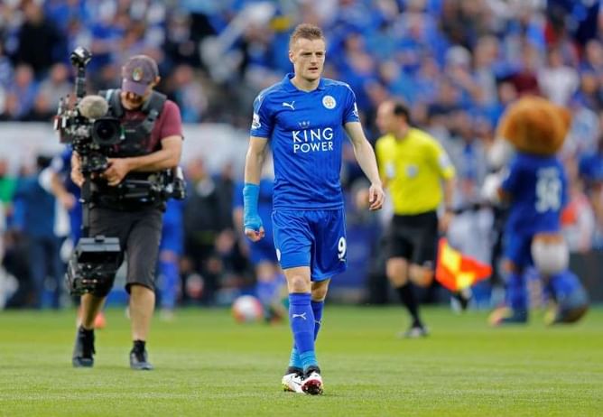 Soccer-Leicester dominate Premier League player nominations