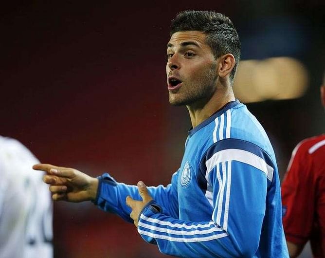 Leverkusen boost frontline with Volland signing