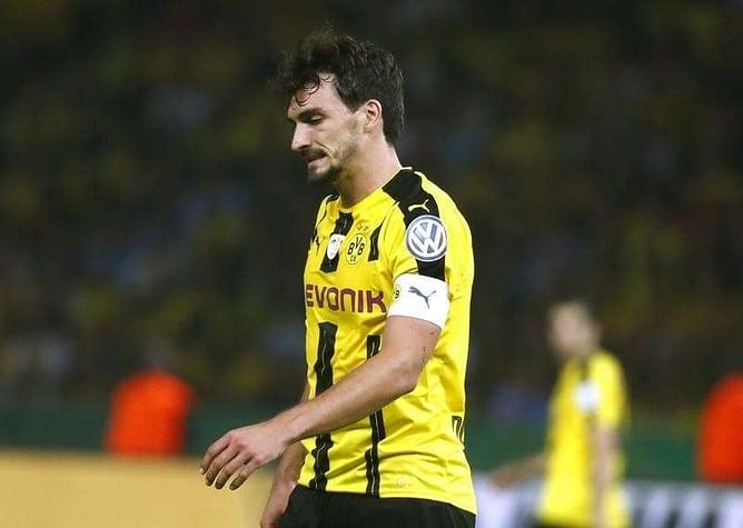 Germany defender Hummels completes move to Bayern