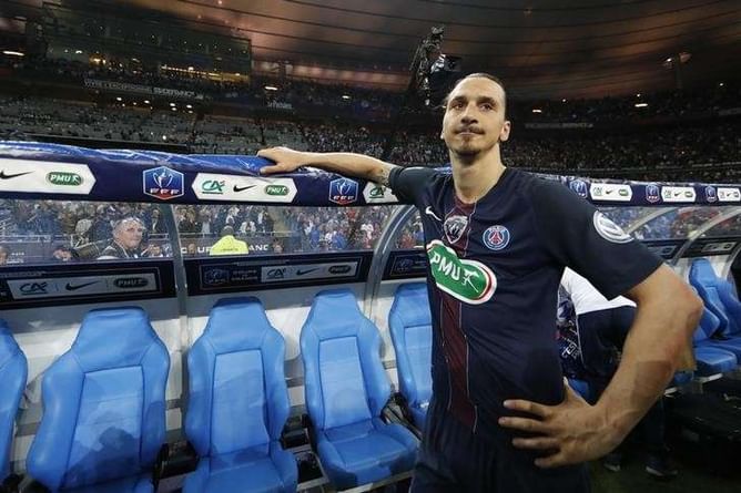 Ibrahimovic backs Mourinho but tightlipped on future
