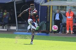 Manchester United and Chelsea interested in Bologna's teenage star