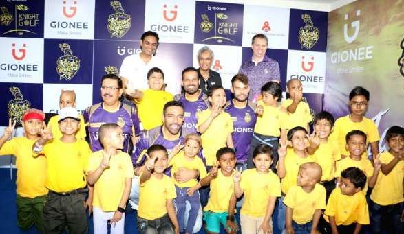 KKR cricketers pay visit to child care centre