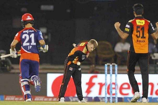 David Warner's costly fielding error puts SRH on tenterhooks for 2nd consecutive season
