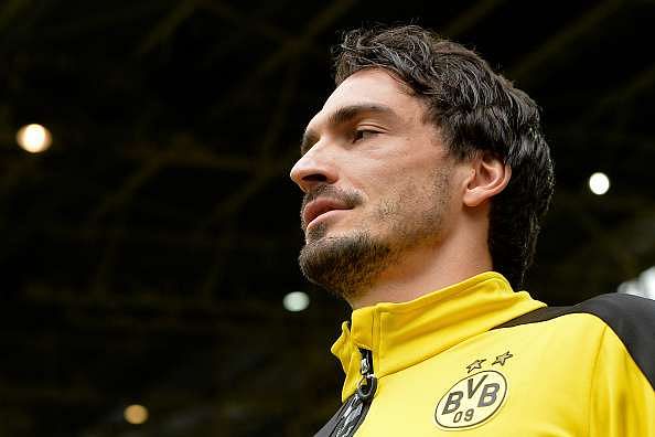 Mats Hummels tells fans the Borussia Dortmund statement, regarding his transfer, was misleading