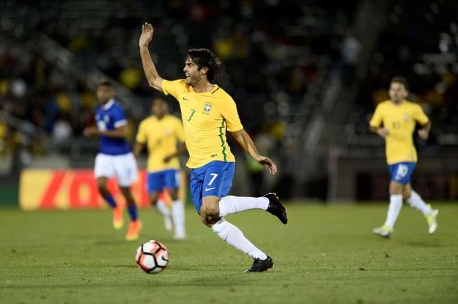 Injured Kaka out of Brazil's Copa America squad
