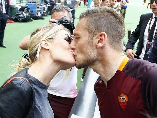 Totti to play a 25th season - his last - at AS Roma