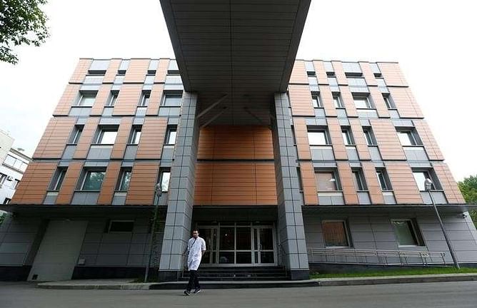 Kremlin shrugs off new doping allegations, raps corrupt "fugitives"