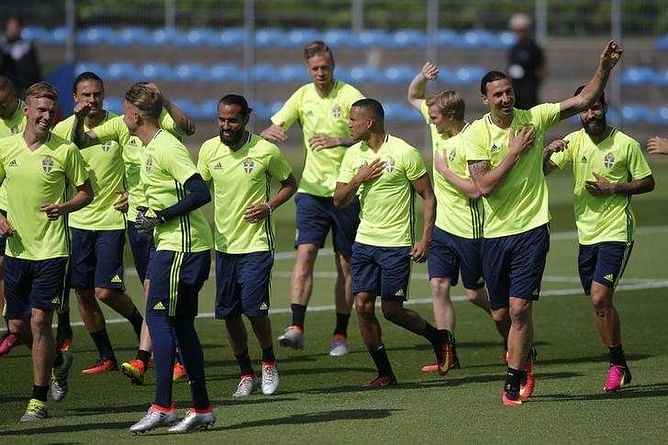 Swedes close ranks ahead of crunch match with Ireland