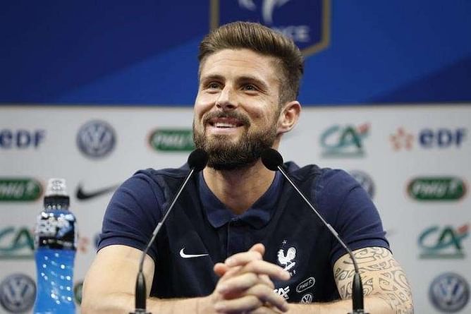Leave me alone, prolific Giroud tells mudslingers