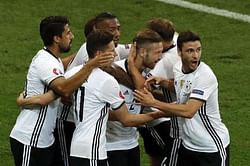 Stand-in Mustafi helps Germany to nervy win over Ukraine