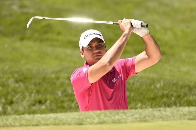 Golfers at U.S. Open play waiting game over Zika