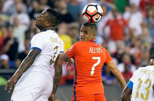 Chile's Sanchez, Vargas shine in 4-2 win over Panama