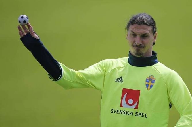 Ibrahimovic included in Sweden soccer squad