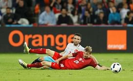 Turkey beat Czechs 2-0 to stay in last-16 contention
