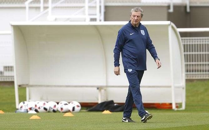 Euro 2016: Hodgson happy to continue but will not 'beg' to stay