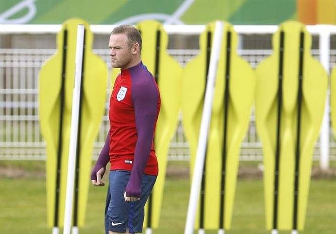 Size means nothing with Iceland, says Rooney
