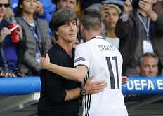Draxler dazzles as Germany cruise into last eight