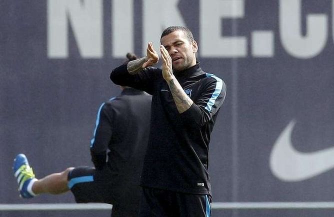 Juventus sign Barcelona's Alves
