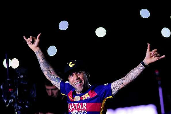 Dani Alves confirms his departure from Barcelona through Instagram