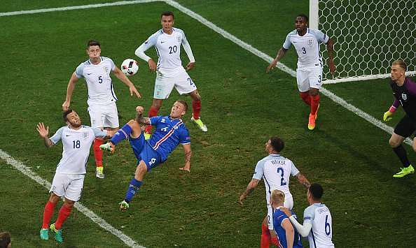 Euro 2016: Twitter mocks England after shock 2-1 defeat against Iceland