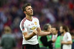 Official: Michael Carrick extends contract at Manchester United