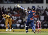 Dhoni vs Australia hitting sixes