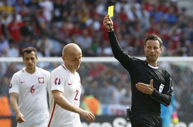 England's Clattenburg to referee Euro 2016 final