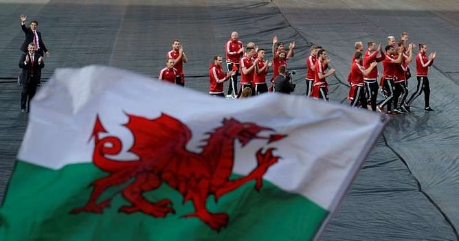 Wales welcomed home by hundreds of thousands of fans