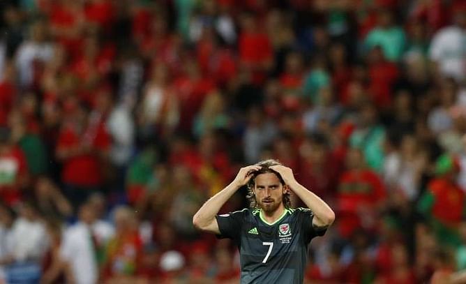 Stoke swoop for Liverpool's Wales midfielder