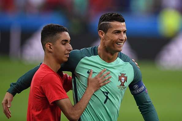 Euro 2016: Cristiano Ronaldo shows a lovely gesture to his fan on field