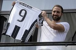 Gonzalo Higuain says Napoli President pushed him to Juventus move