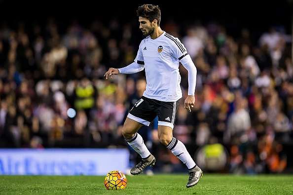 How would Andre Gomes fit in this Barcelona team?