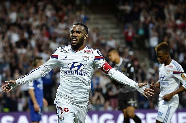 Lyon reject bid from Arsenal for Alexandre Lacazette