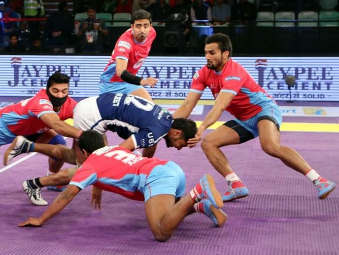 Pro Kabaddi 2016, Season 4 - Live Match Telecast: Dabang Delhi vs Jaipur Pink Panthers, PKL Season 4 match online at Starsports.com